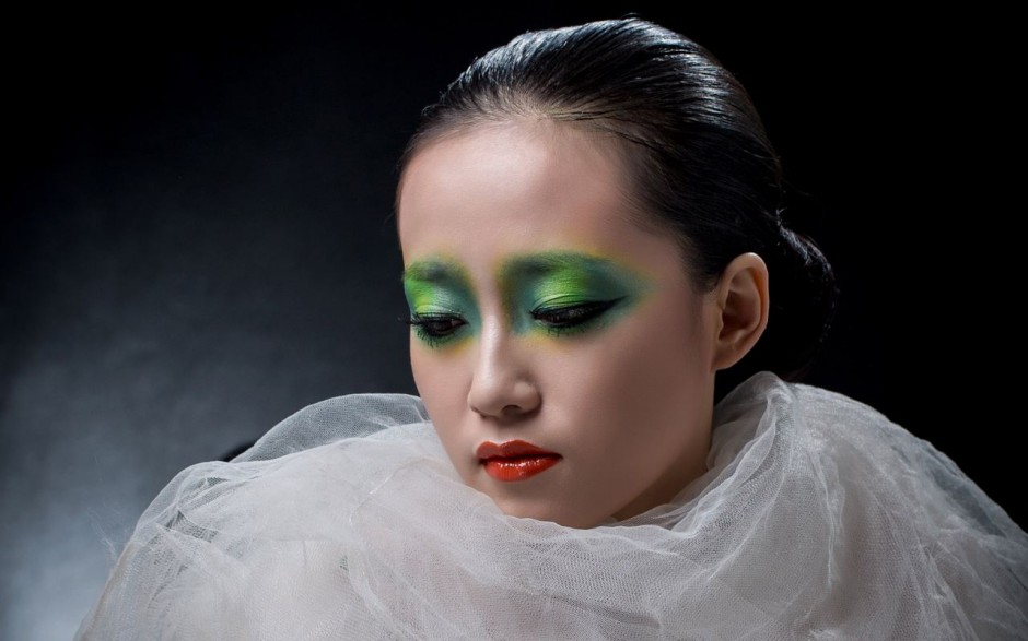 睫毛膏干了怎么办 教你正确使用睫毛膏