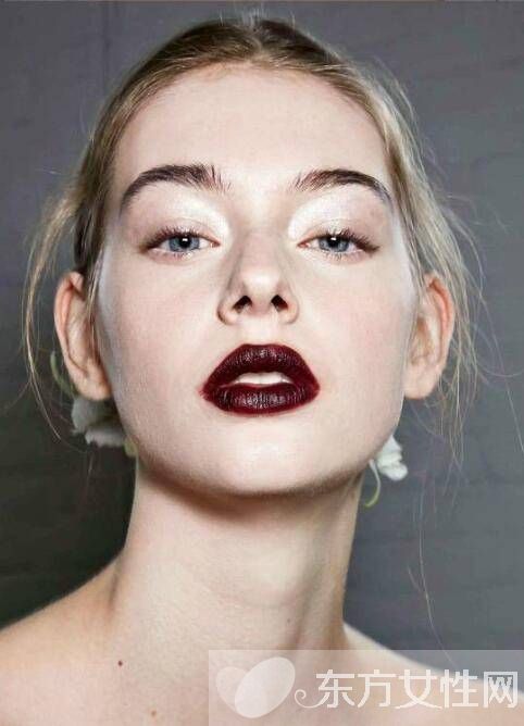 今冬必备的姨妈色唇膏 看看到底哪家强