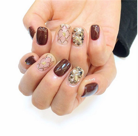 今秋最夯的美甲设计方案 每一款都很很棒的哟