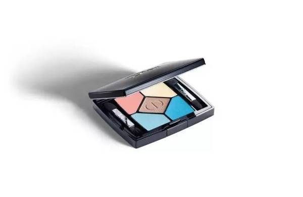 这个冬天妆容怎么画才美 不如试下这些彩妆品