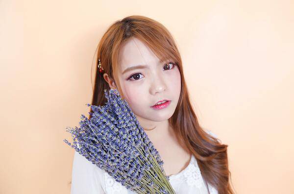 怎样化妆更 减龄  教你少女妆画起来