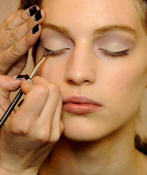 双眼皮怎么画眼线 只需简单五步