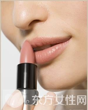 唇妆怎么画 初学者必备的7个画唇妆步骤