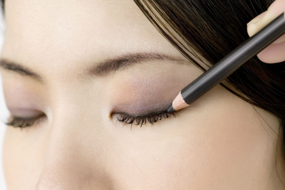 四款单眼皮眼线画法 让你拥有一双魅惑电眼