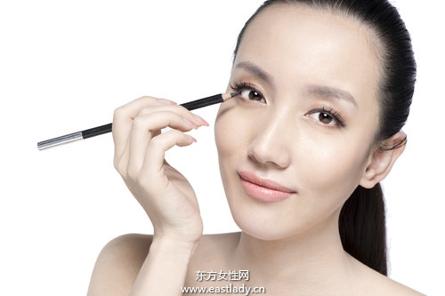 四个小秘诀 让你一分钟搞定精致内眼线