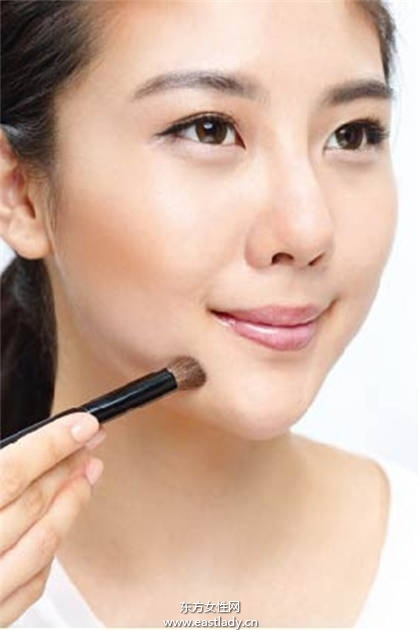 必学 脱胎换骨的神奇修容化妆术