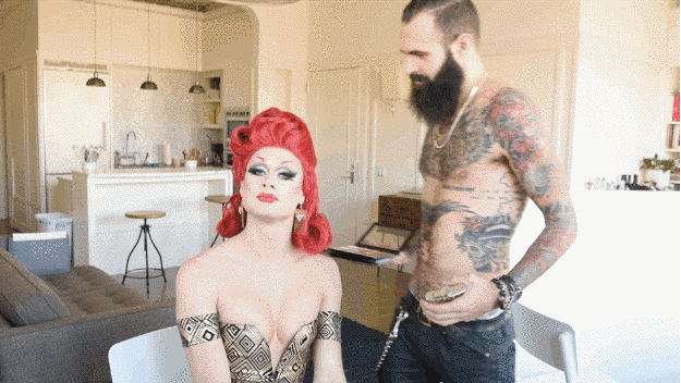 这样也可以 不用动刀塑造丰满胸部效果