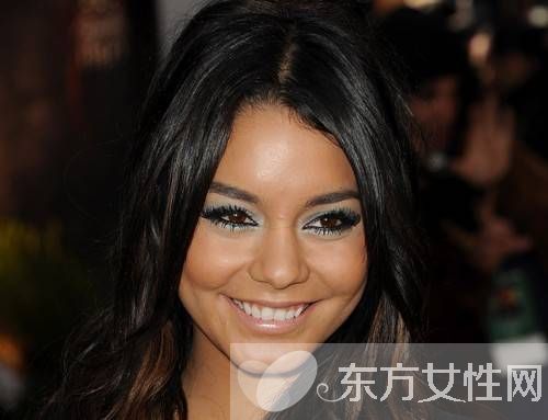 小烟熏妆的画法步骤 烟熏妆的基本要点需掌握