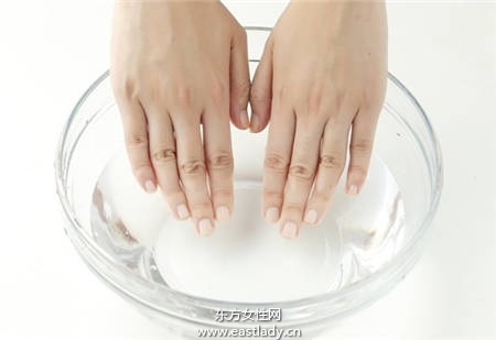 居家手部保养程序大公开 在家也可以轻松做