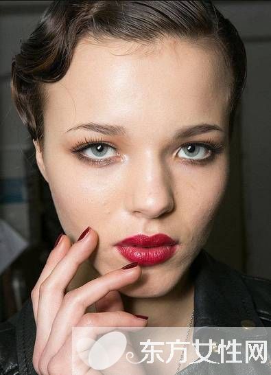 简约风时尚美甲图片大全 告别浮夸做低调小女人