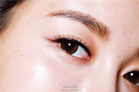 Y字眼线 韩女星都在画的2016大势眼线