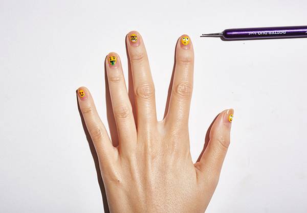 超拉风 指尖上行走的emoji表情包