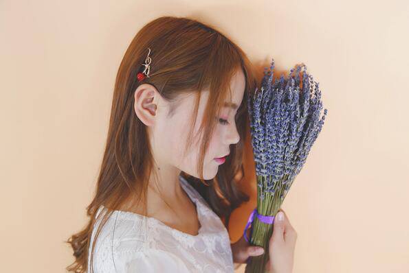 怎样化妆更 减龄  教你少女妆画起来