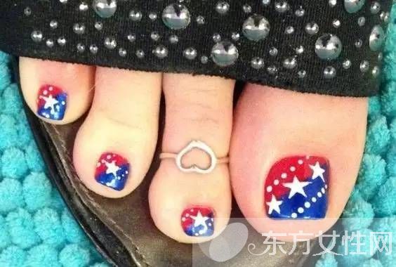 超人气脚部美甲图案 听说夏天跟凉鞋更配哦