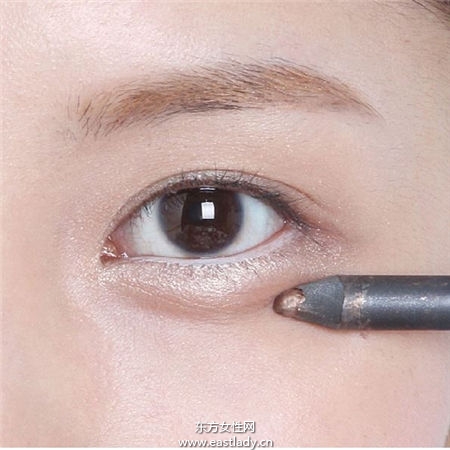 保证每个人都学得会 五招让你变身大眼美女