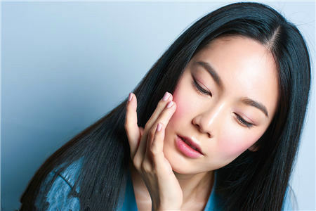 掌握4要点化出好感度爆棚云朵妆