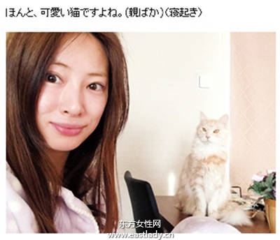 看女星们的睡醒妆 素颜也很美