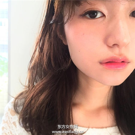 掌握化妆5要点轻松打造出湿润感妆容