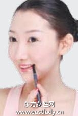 四步美唇技巧打造迷人诱惑感