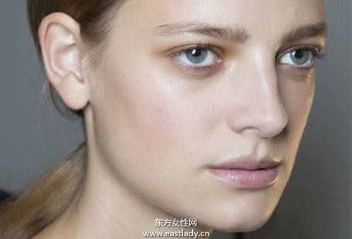 眉型竟可以改变脸型 简单眉型设计画出小脸效果