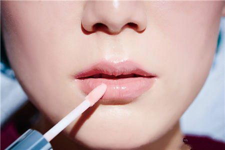 掌握4要点化出好感度爆棚云朵妆