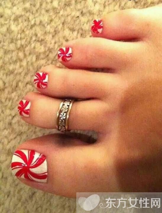 超人气脚部美甲图案 听说夏天跟凉鞋更配哦