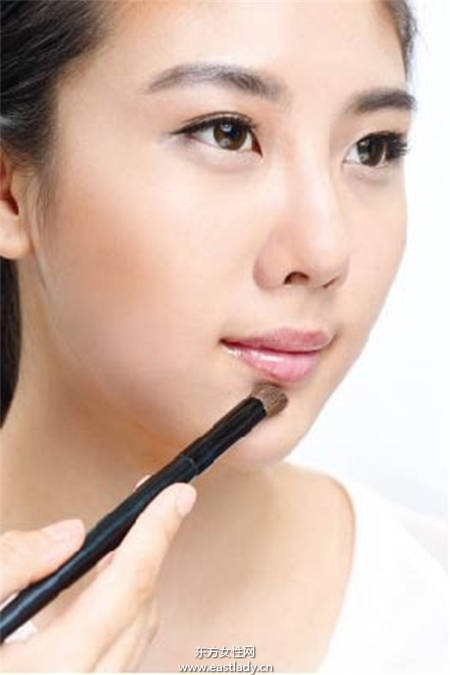 独有美妆技巧画出高濬熙清纯妆容