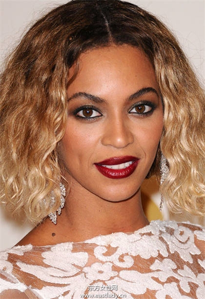 眼妆就应该这样画 欧美女星亲身示范不同眼型眼妆的画法