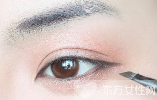 化新娘妆的六大步骤 5点事项需注意