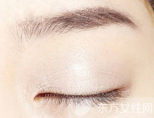 秋冬美妆秀精彩预告 银色眼妆与肌肤的完美呈现