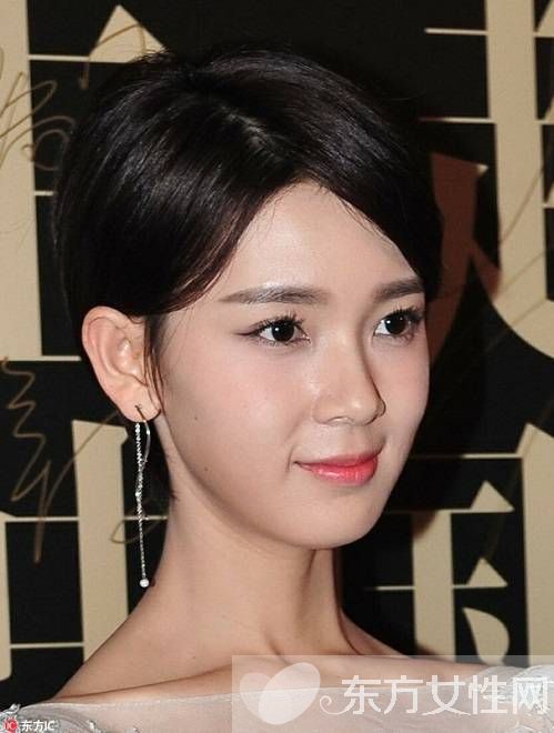 天王嫂昆凌示范眉毛正确画法 赶紧get好