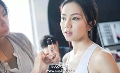 画眉毛要符合脸型 教你如何根据脸型画对眉毛