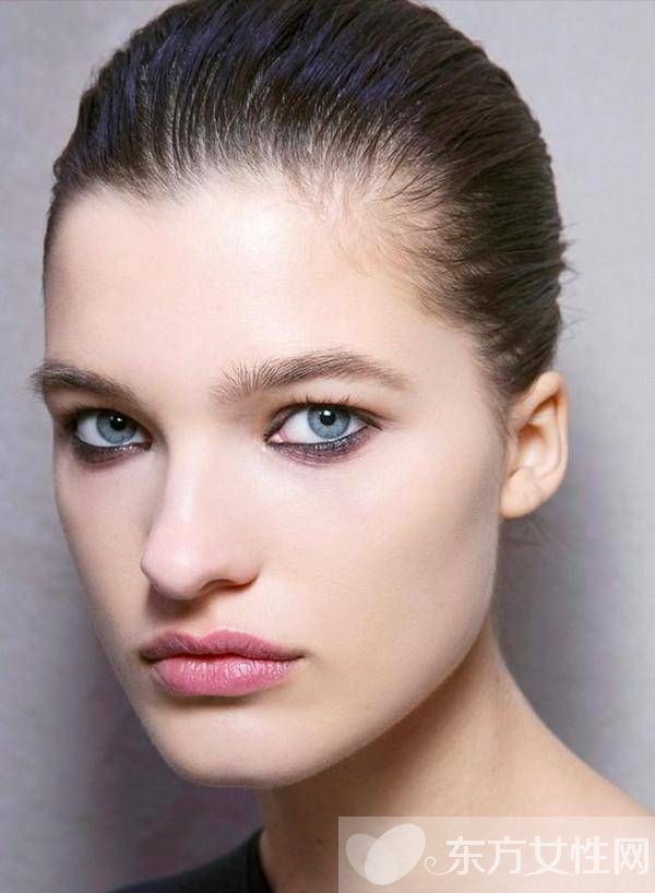 2016秋季彩妆趋势预告 跟着这样画准没错