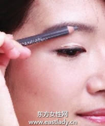 画眉毛之画出柔和气质美人眉
