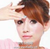 清纯派裸妆展现活泼动人美少女气质