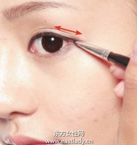 眼线膏描画润泽上下眼线