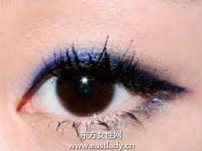 眼妆教程打造中性风牛仔蓝眼妆