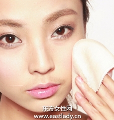 肌肤遮瑕法遮盖恼人黑眼圈
