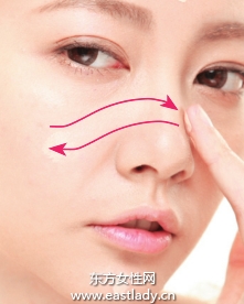 粉底液上妆要点