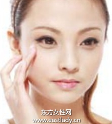 隐藏粗毛孔之脸颊毛孔隐形底妆