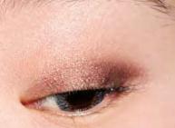 单眼皮MM深邃酒红微醺妆眼妆画法