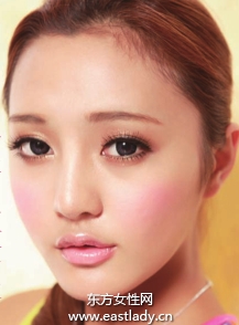 利用光影营造立体五官