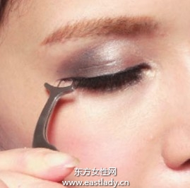 浓密束状型假睫毛的贴法图解