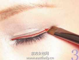 液体眼线笔和膏状眼线总是用不顺手