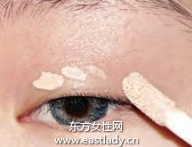 单眼皮化妆技巧之欧美范十足的眼线妆