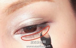 眼影基本画法提升面部立体感