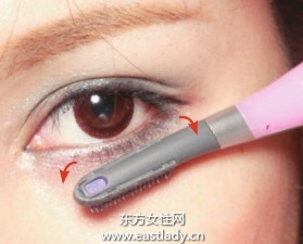 使用睫毛夹打造持久卷翘美睫