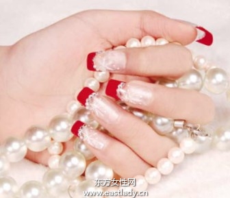 美甲教程之打造浪漫雪花法式亮甲