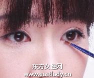 令双眼变得更大更明亮的眼妆画法