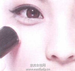 不同程度脱妆的补妆方法